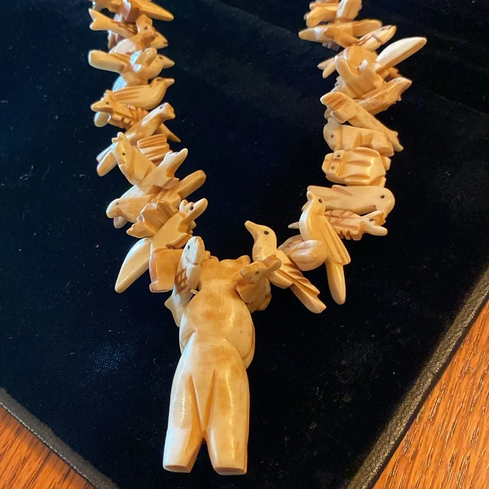 Native American Fetish Necklace - Picture 6 of 7